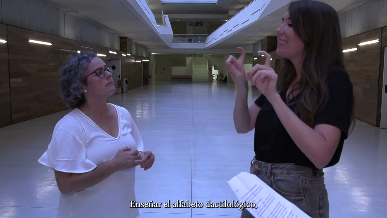 Maite Alejandre padece sordera. Es alumna de Unizar y nos cuenta su experiencia