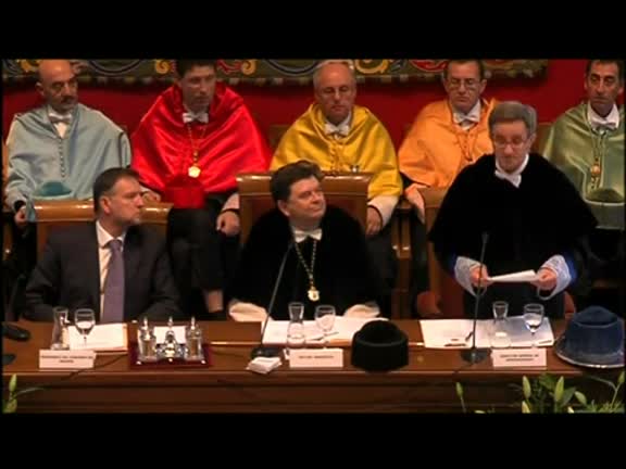 Acto solemne de Investidura del Rector Magnífico D. Manuel José López Pérez (parte 2 de 3)