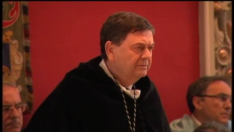 Acto solemne de Investidura del Rector Magnífico D. Manuel José López Pérez (parte 2 de 3)