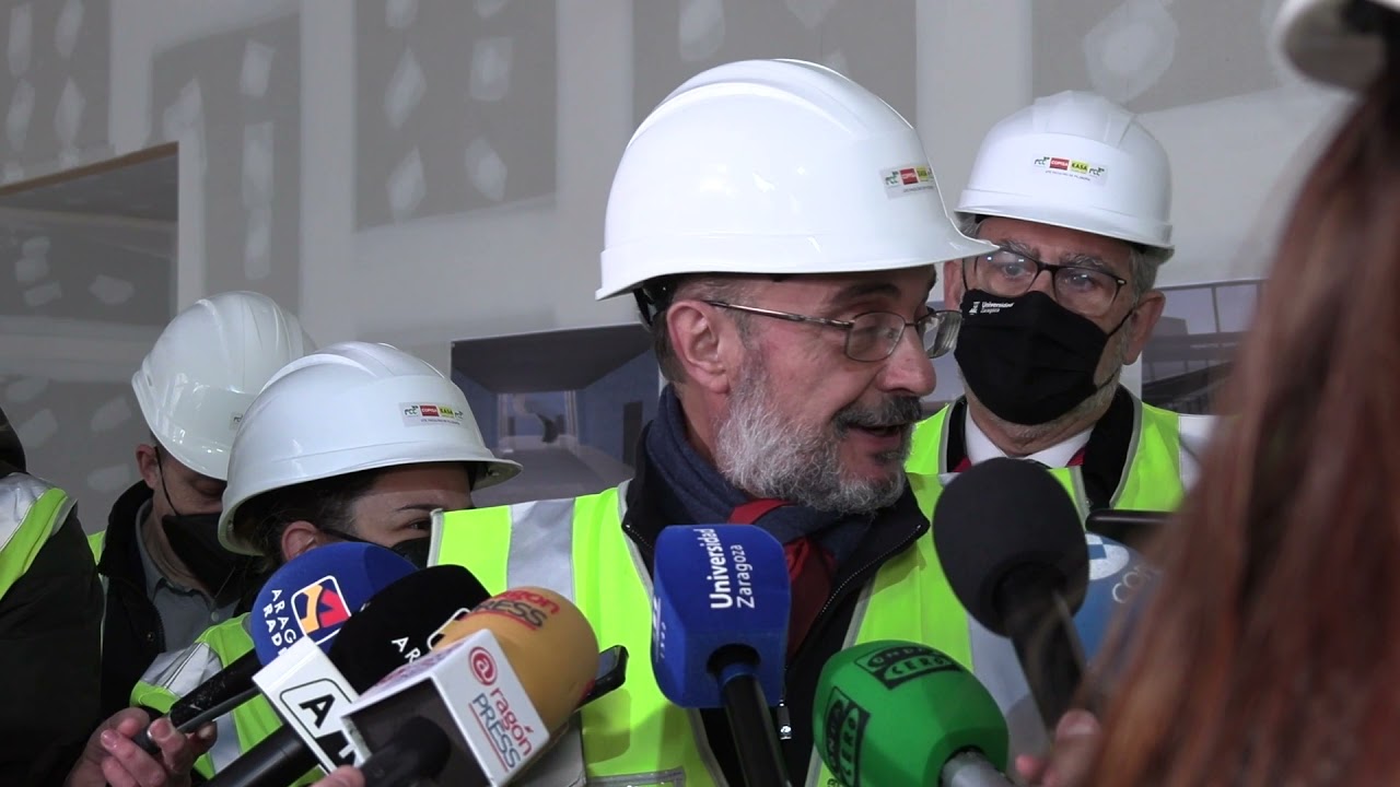 El rector Mayoral y el presidente Lambán visitan las obras de la Facultad de Filosofía y Letras