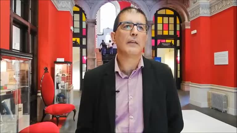 J. Luis Alejandre explica el proyecto premiado con mención al II Premio de Innovación Docente
