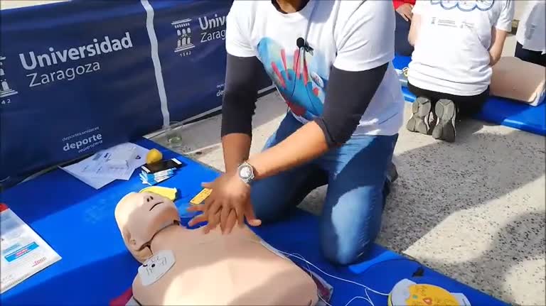 Cómo utilizar el desfibrilador