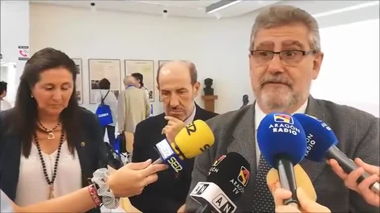 El rector de la Universidad de Zaragoza inaugura la XXXVII Bienal de Física